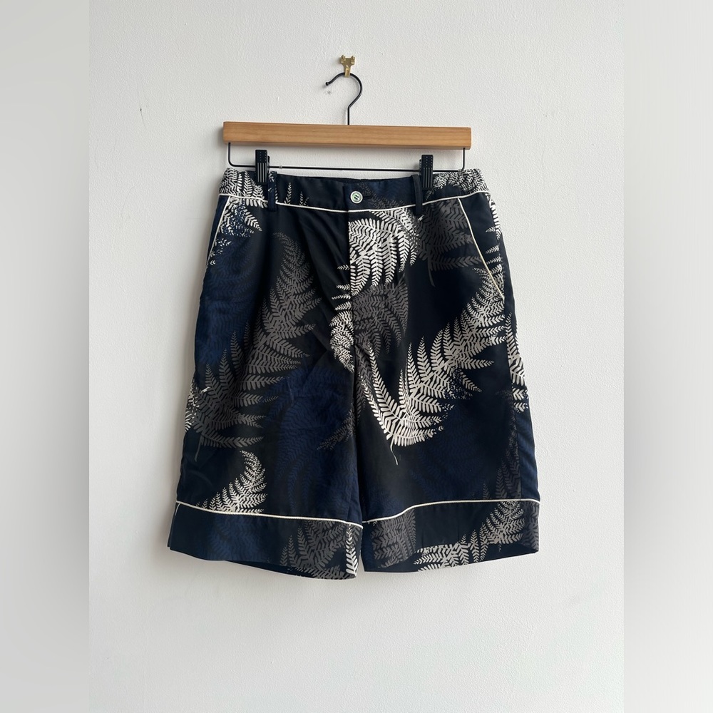 Sacai <WORN ONLY ONCE!> mens printed shorts